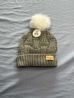 Britt's Knits Gray Unique Weave Plush-Lined Knit Hat with Faux Fur Pom